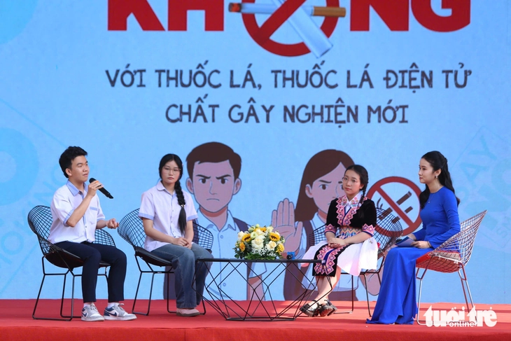 Nhiều học sinh 13-15 tuổi ở Việt Nam hút thuốc lá điện tử - Ảnh 2.