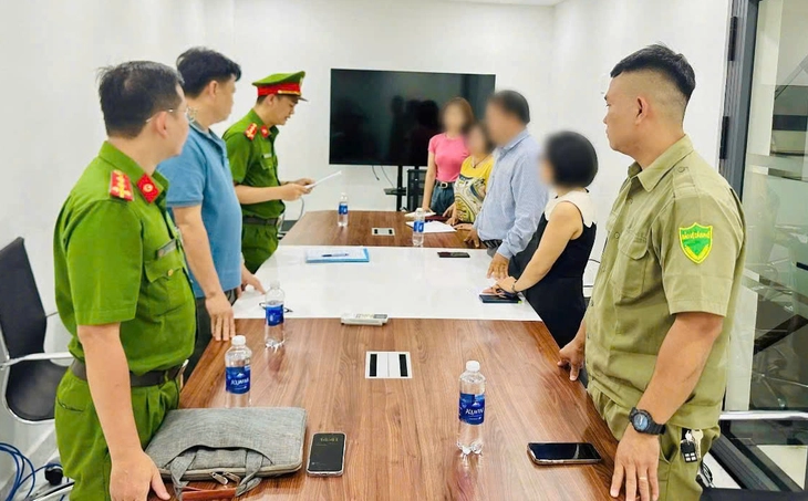 Khởi tố lãnh đạo công ty ở TP.HCM vì làm giả phiếu quan trắc môi trường - Ảnh 1.