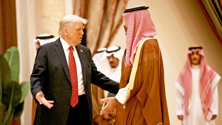 Ông Trump công du Trung Đông: Kinh doanh trước, ngoại giao sau - Ảnh 1.