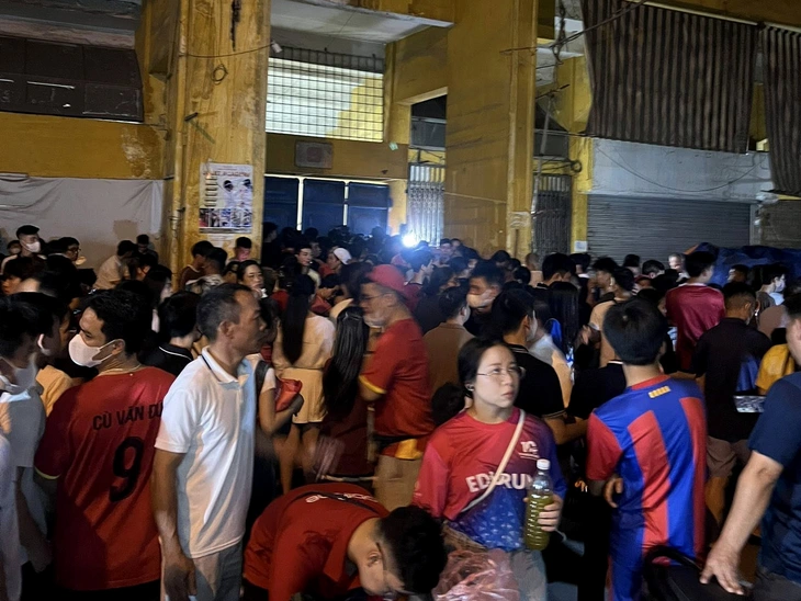 CLB Công An Hà Nội xin lỗi, hứa hoàn tiền khán giả có vé nhưng không thể vào sân - Ảnh 2.