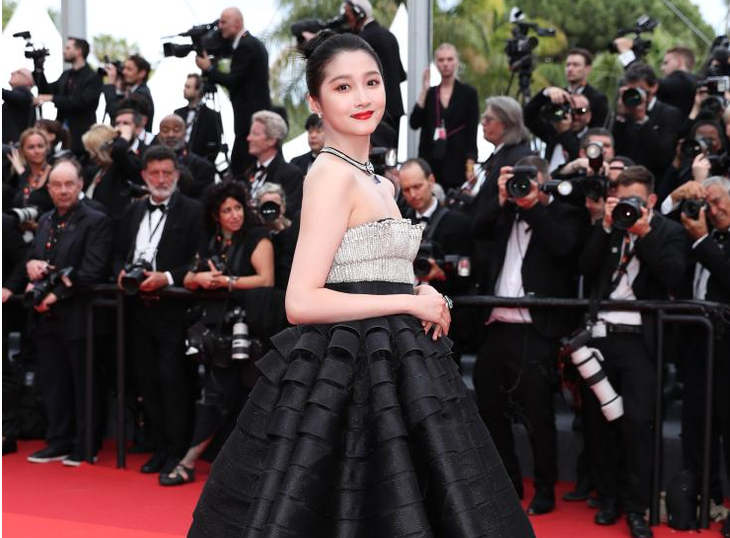 Sao Hoa ngữ và những trò lố trên thảm đỏ Cannes - Ảnh 5.