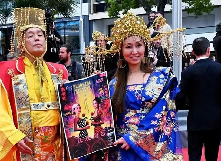Ăn mặc phản cảm, tạo dáng quá giờ… sao Hoa ngữ và những trò lố trên thảm đỏ Cannes - Ảnh 1. Sao Hoa ngữ và những trò lố trên thảm đỏ Cannes - Ảnh 1.