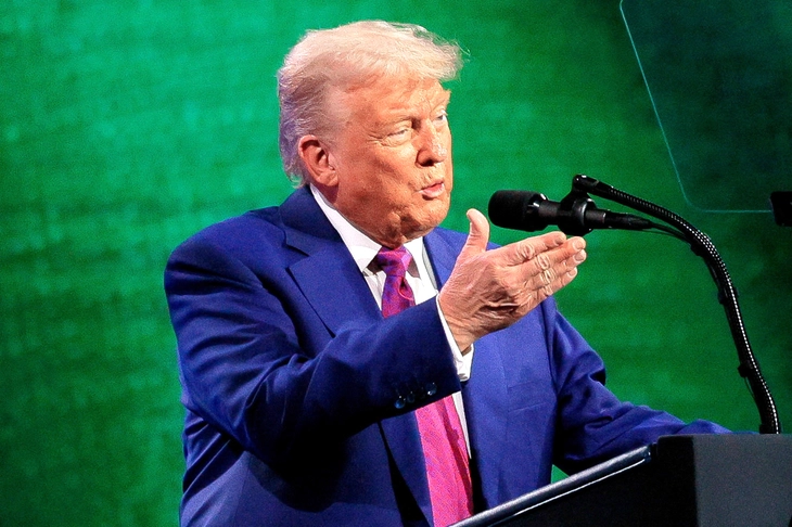 Tỉ lệ ủng hộ ông Trump bất ngờ tăng lại, dân Mỹ bớt lo suy thoái - Ảnh 1.