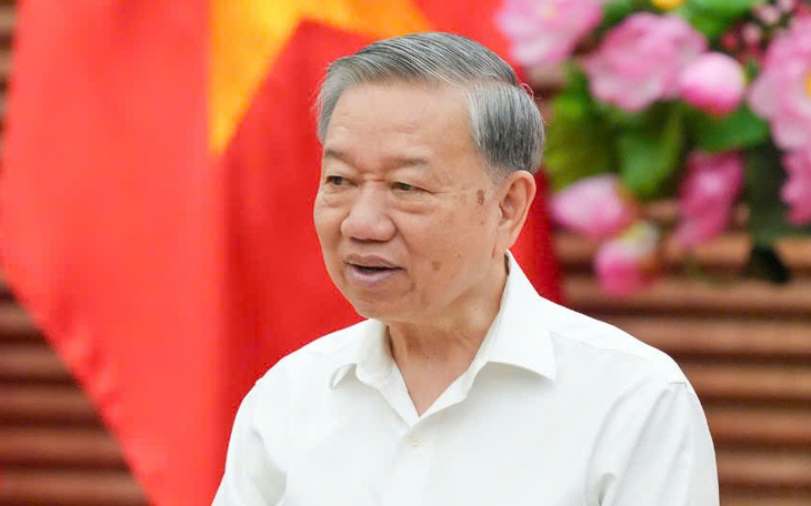 Tổng Bí thư Tô Lâm thăm, tặng quà Mẹ Việt Nam Anh hùng ở Nghệ An - Ảnh 2.