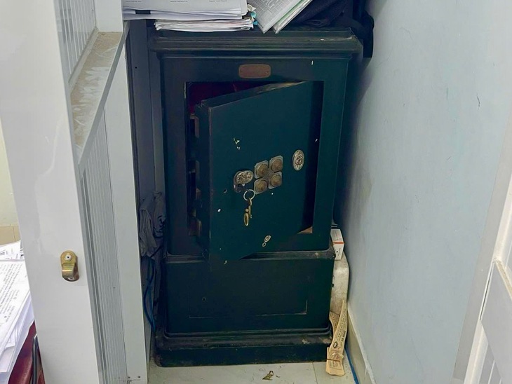 UBND phường - Ảnh 2.