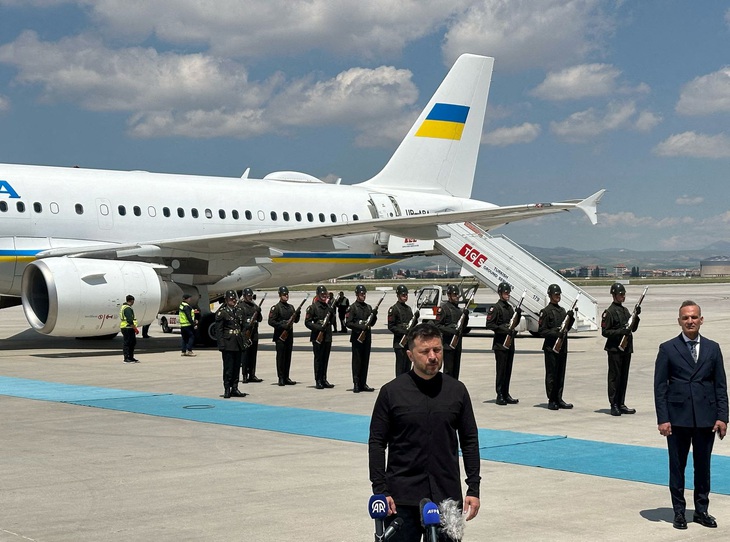 Ông Zelensky tại Thổ Nhĩ Kỳ: ‘Cấp độ phái đoàn Nga gửi đến đàm phán chỉ mang tính trang trí’ Ông Zelensky tại Thổ Nhĩ Kỳ: ‘Cấp độ phái đoàn Nga gửi đến đàm phán chỉ mang tính trang trí’