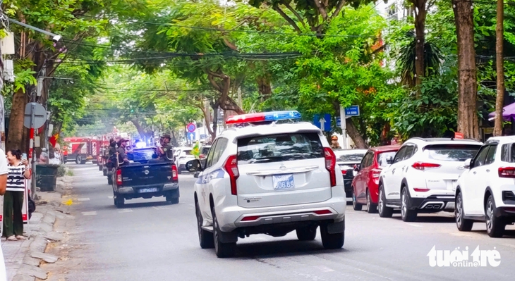 Đà Nẵng đồng loạt chốt chặn, kiểm tra, phòng chống tội phạm trên đường phố - Ảnh 4.