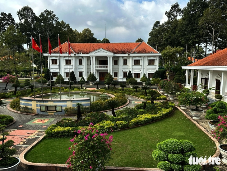 527 cán bộ Đồng Tháp đồng ý chuyển gia đình qua Tiền Giang sau sáp nhập - Ảnh 1.