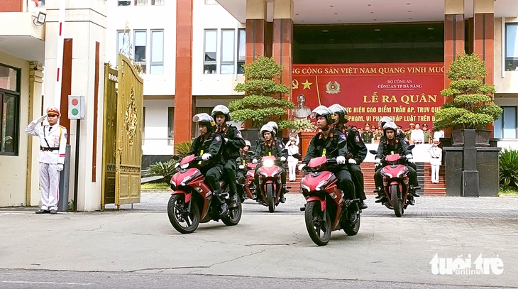Đà Nẵng đồng loạt chốt chặn, kiểm tra, phòng chống tội phạm trên đường phố - Ảnh 1.