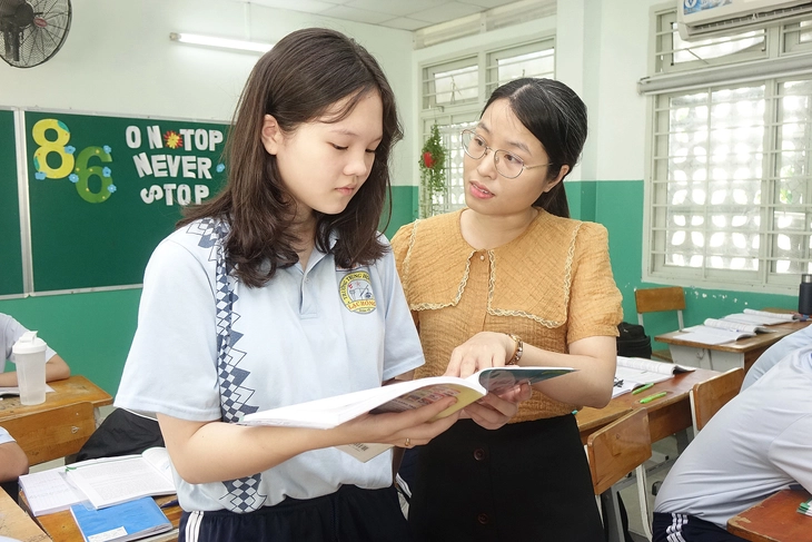 Tuyển sinh lớp 10 TP.HCM: Có nên thay đổi nguyện vọng? - Ảnh 1. Tỉ lệ chọi vào lớp 10 TP.HCM diễn biến bất ngờ, có nên đổi nguyện vọng? - Ảnh 1.