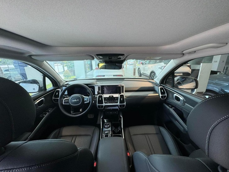 Giá Kia Sorento lần đầu giảm dưới mốc 900 triệu tại đại lý: Rẻ nhất phân khúc, ngang CX-5 bản tầm trung, dọn kho chờ bản mới sắp ra mắt- Ảnh 7. Kia Sorento - Ảnh 5.