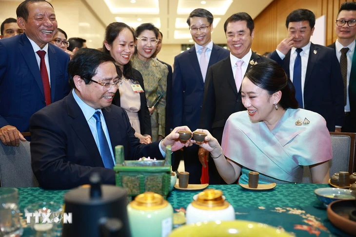 Thủ tướng Thái Lan trải nghiệm làm tranh dân gian Đông Hồ, thưởng trà truyền thống Việt Nam - Ảnh 4. Thái Lan - Ảnh 4.