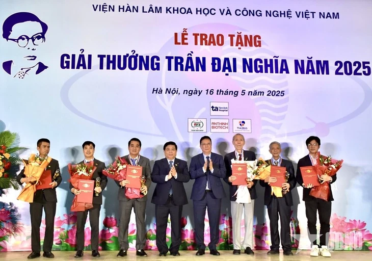giải thưởng Trần Đại Nghĩa - Ảnh 2.