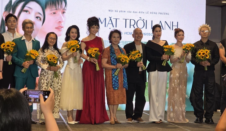 Mặt trời lạnh và chuyện con người ứng xử với thiên nhiên - Ảnh 2. Mặt trời lạnh và chuyện con người ứng xử với thiên nhiên - Ảnh 2.
