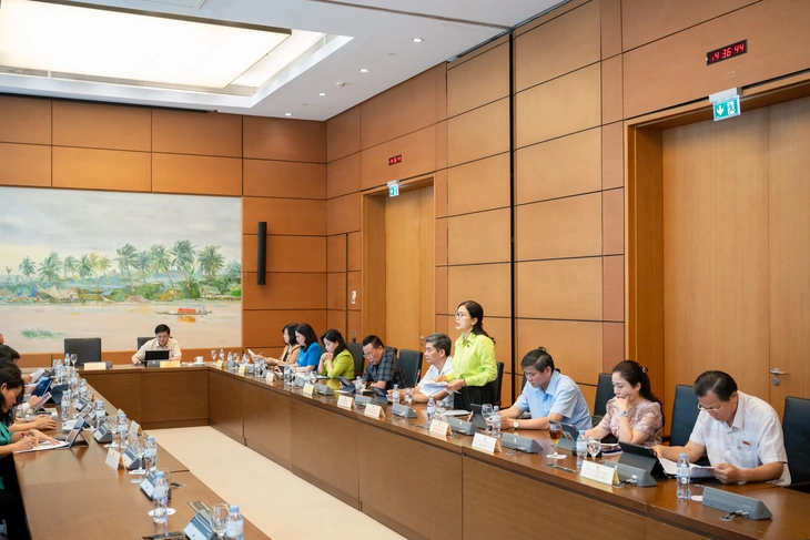Tin tức sáng 17-5: Lãi 'đại gia' ngành điện tăng vọt; Báo động người trẻ Việt ghiền nước ngọt - Ảnh 1. Tin tức sáng 17-5: Lãi ngành điện tăng vọt; Báo động người trẻ Việt ghiền nước ngọt - Ảnh 1.
