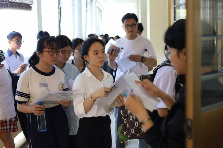 Quy đổi điểm xét tuyển đại học về thang 30: Nơi 30, chỗ chỉ 25,2 điểm Quy đổi điểm xét tuyển đại học về thang 30: Nơi 30, chỗ chỉ 25,2 điểm