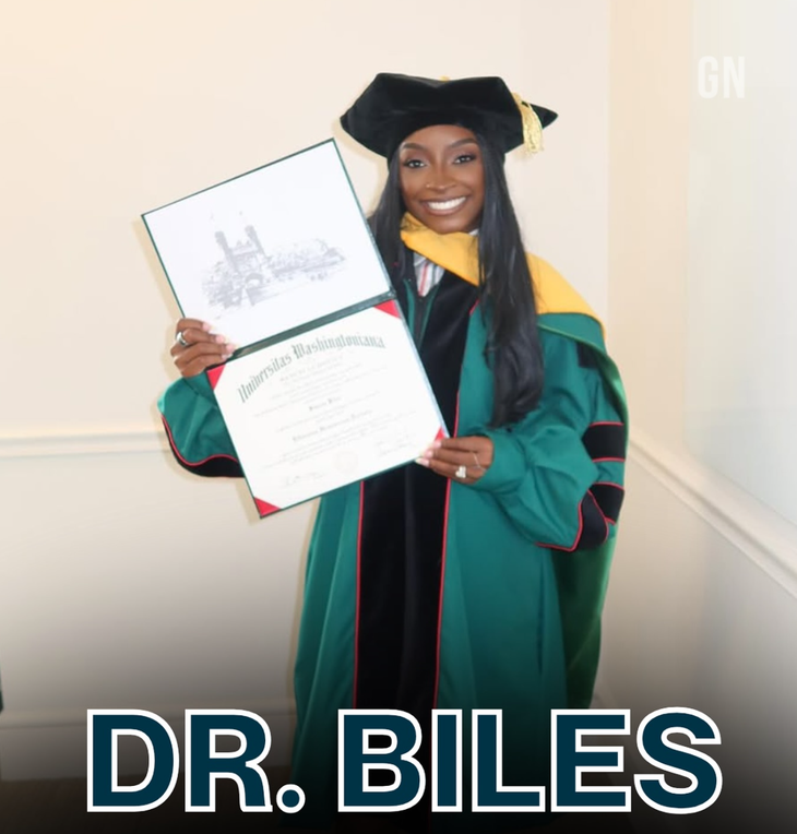 Simone Biles: Từ huy chương Olympic đến bằng tiến sĩ danh dự - Ảnh 1.