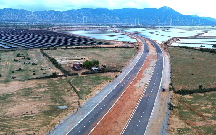 Đẩy nhanh xây dựng trạm dừng nghỉ trên cao tốc Nha Trang - Cam Lâm, Cam Lâm - Vĩnh Hảo- Ảnh 2.