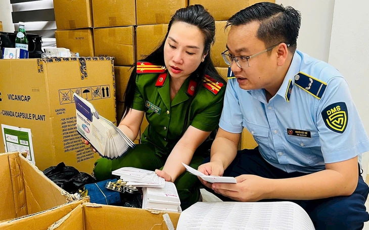 Hình ảnh các thực phẩm chức năng giả bị công an Hà Nội thu giữ - Ảnh 13.