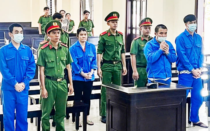 Nhóm buôn ma túy tông chết cảnh sát giao thông Long An, bị xét xử mua bán hơn 50kg ma túy - Ảnh 1. ma túy - Ảnh 1.