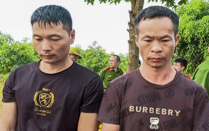 Lăng mộ của người dân ở Huế bị cắm cọc thô bạo - Ảnh 2.