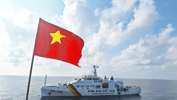 Vượt 2.000 hải lý đến thăm Trường Sa - Ảnh 15.
