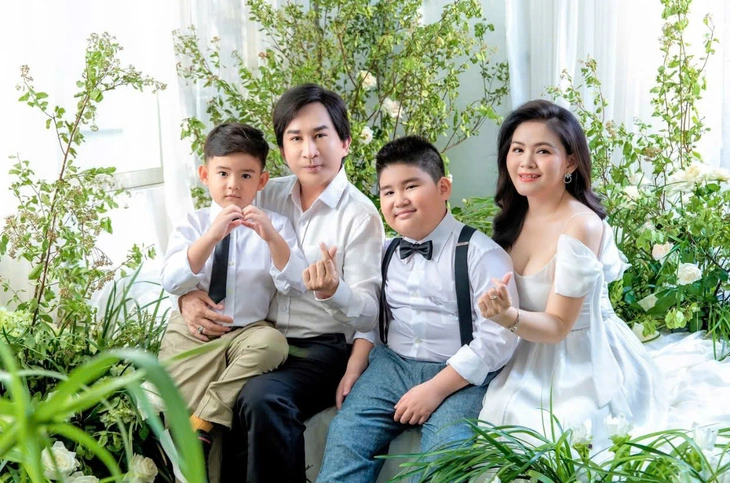 Con trai Kim Tử Long đóng Lý Thường Kiệt, nối tiếp vai diễn của ông ngoại và cha - Ảnh 7. Con trai Kim Tử Long đóng Lý Thường Kiệt, nối tiếp vai diễn của ông ngoại và cha - Ảnh 5.