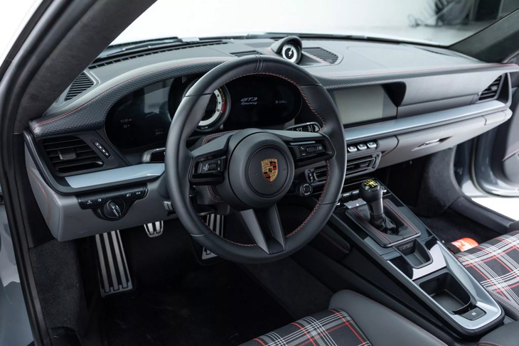 Porsche 911 đời 2023 vẫn bán được giá hơn xe mới dù đã đâm đụng - Ảnh 3.