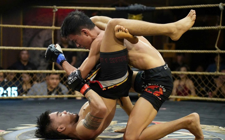 Bùi Trường Sinh ‘knockout’ cao thủ Campuchia - Ảnh 2.