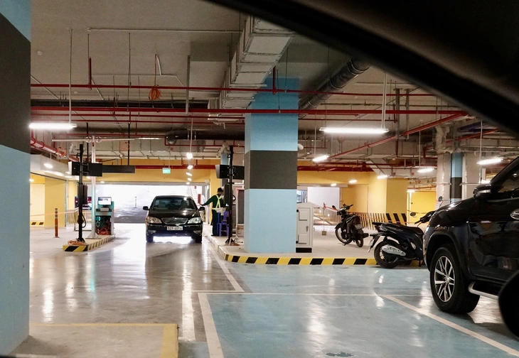 Nhà ga T3 Tân Sơn Nhất: Khách đi nhầm như 'cơm bữa', lòng vòng tìm chỗ gửi ô tô xe máy - Ảnh 6. Tân Sơn Nhất - Ảnh 6.