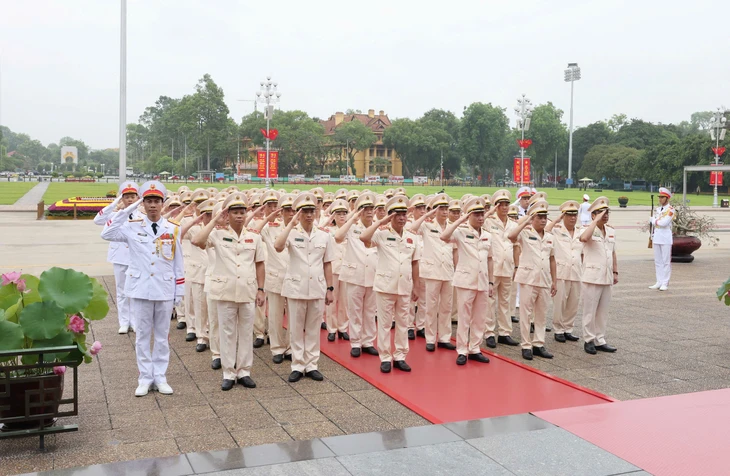 Chủ tịch Hồ Chí Minh - Ảnh 7.