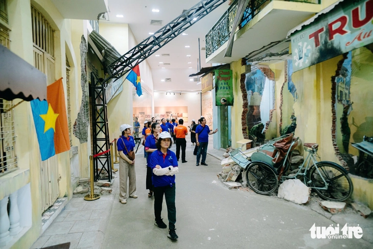 Kiều bào từ TP.HCM luôn tích cực học tập tấm gương Bác Hồ - Ảnh 5. Kiều bào từ TP.HCM trồng cây, nhớ ơn Bác Hồ - Ảnh 4.