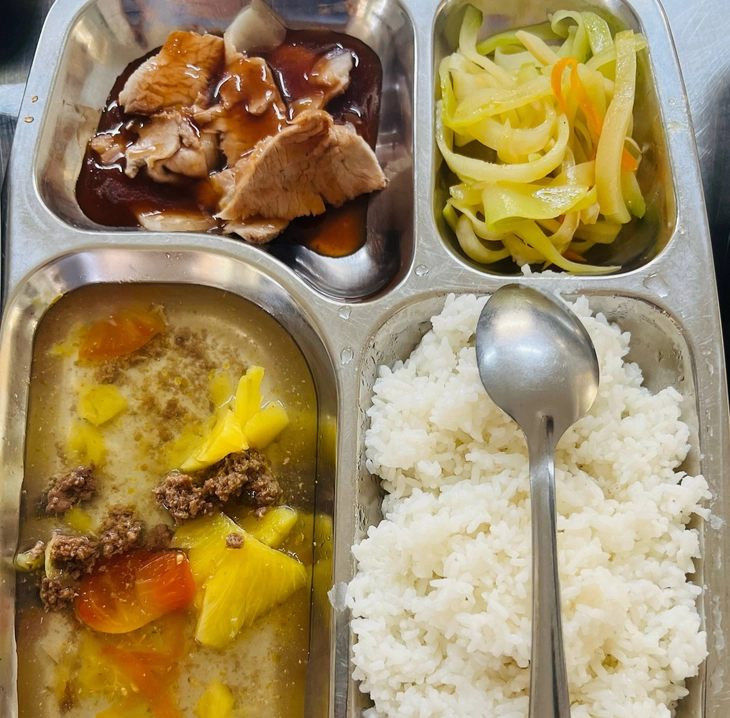 bữa ăn bán trú - Ảnh 1.