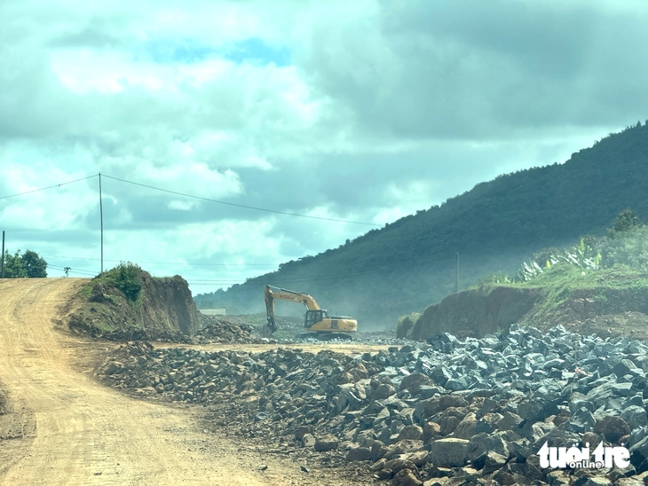 Cao tốc Khánh Hòa - Buôn Ma Thuột đội chi phí gần 19 tỉ đồng do khan hiếm đá - Ảnh 1.