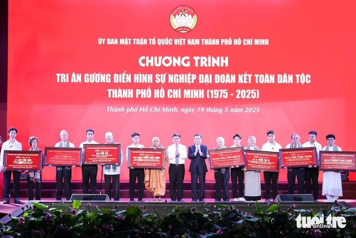 Ủy ban Mặt trận Tổ quốc Việt Nam TP.HCM được phong tặng danh hiệu Anh hùng Lao động - Ảnh 7.