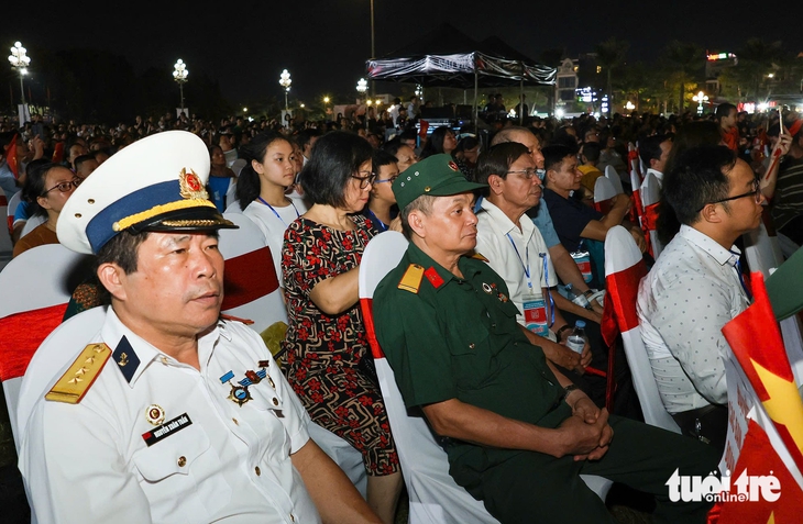 Lắng đọng chương trình 'Từ Làng Sen đến TP.HCM' - Ảnh 5.
