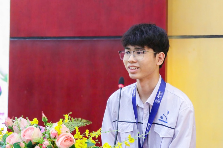 'Chìa khóa' giúp nam sinh giành huy chương vàng Olympic Vật lý châu Á - Ảnh 1. Chủ nhân HCV Olympic Vật lý châu Á: Nhỏ mê tìm hiểu sấm chớp mây mưa, lớn muốn làm kỹ sư AI - Ảnh 1.
