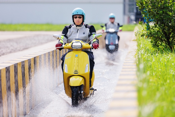 Vespa Primavera và Sprint 2025: Tinh hoa Ý, phong cách dẫn đầu - Ảnh 4.
