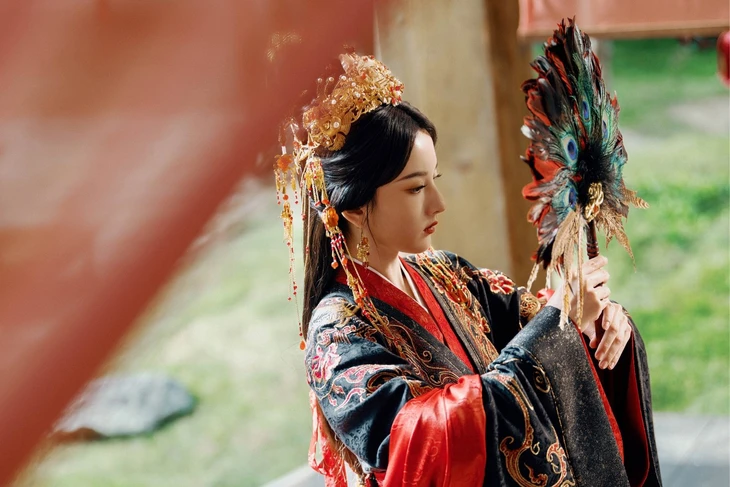 Vai nữ chính của Tống Tổ Nhi trong 'Khom lưng' ghi điểm tuyệt đối - Ảnh 1.
