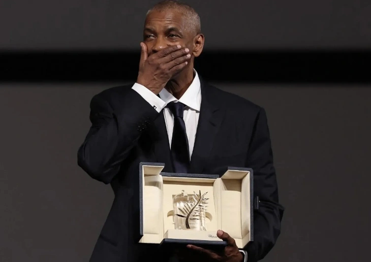 Denzel Washington nổi điên trên thảm đỏ nhưng bất ngờ được Cannes 'vỗ về' bằng giải Cành cọ vàng - Ảnh 2. Cannes - Ảnh 2.