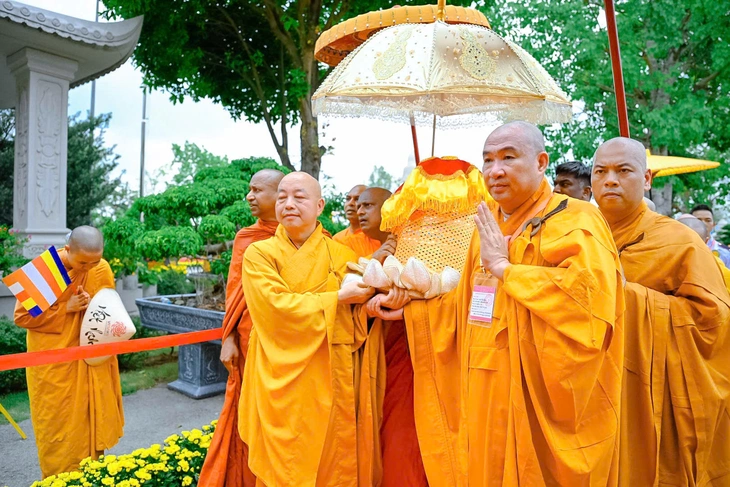 Gần 1.300 đại biểu quốc tế dự Đại lễ Phật đản Vesak Liên hợp quốc 2025 tại Việt Nam - Ảnh 3. Gần 1.300 đại biểu quốc tế dự Đại lễ Phật đản Vesak Liên hợp quốc 2025 tại Việt Nam - Ảnh 3.