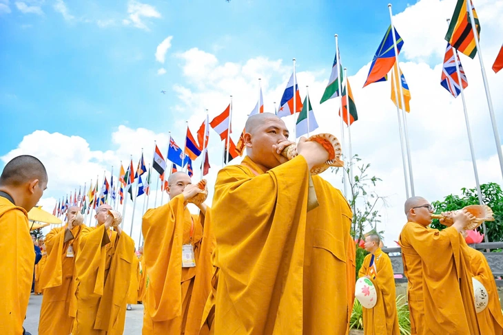 Toàn cảnh cung thỉnh xá lợi Đức Phật về tôn trí tại chùa Thanh Tâm - Ảnh 5. xá lợi Đức Phật - Ảnh 5.