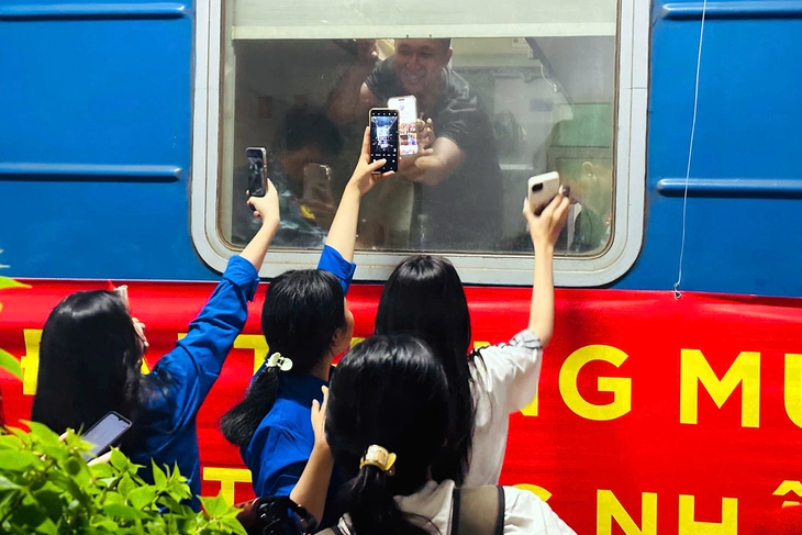 diễu binh - Ảnh 7.