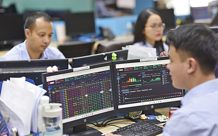 Người Việt dồn đập mở tài khoản chứng khoán, phớt lờ khối ngoại bán ròng - Ảnh 2.