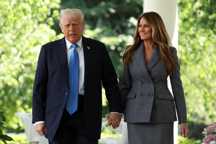 Ông Trump ký luật cấm 'trả thù tình' - Ảnh 1. ông Trump - Ảnh 1.