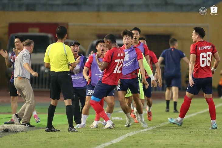 Buriram Utd có lợi thế sân nhà, Công An Hà Nội có Polking am hiểu bóng đá Thái - Ảnh 3.
