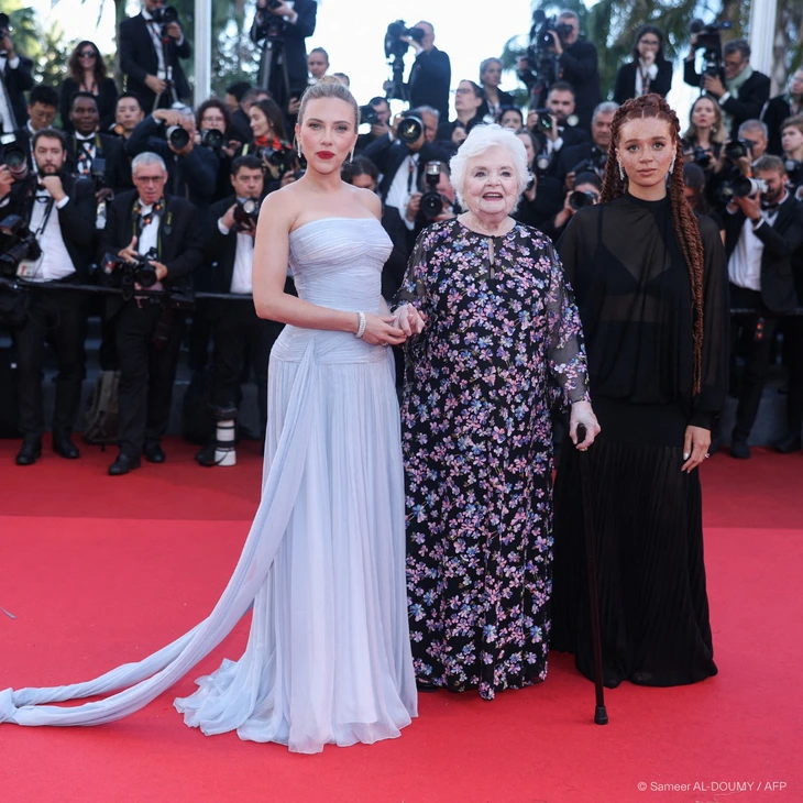 Jodie Foster trở lại điện ảnh Pháp sau 20 năm, Scarlett Johansson gây sốt với phim đầu tay ở Cannes - Ảnh 3. Jodie Foster trở lại sau 20 năm; Scarlett Johansson gây sốt với phim đầu tay ở Cannes - Ảnh 3.