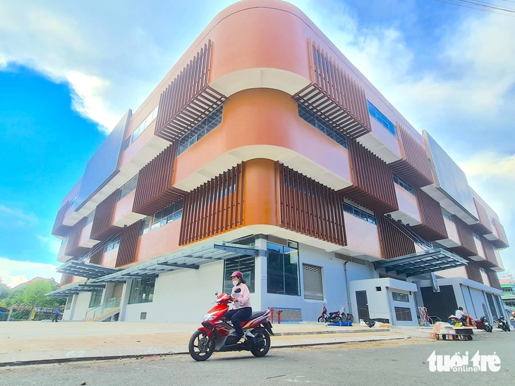 Trung tâm thương mại hai lần lỡ hẹn khai trương vì khách thuê mặt bằng quá ít - Ảnh 1.