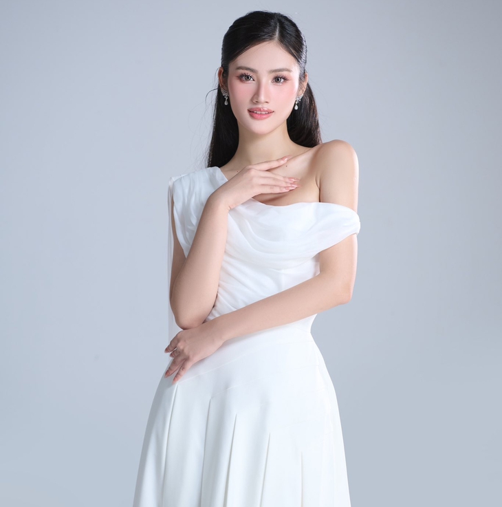 Hoa hậu Thùy Tiên bị Dior lại xóa ảnh lần 2; - Ảnh 3. Thùy Tiên - Ảnh 3.