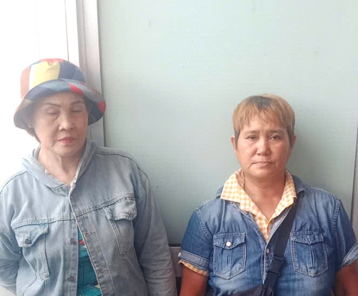 Hai phụ nữ bắt cóc bé gái 7 tuổi ở Tây Ninh, chạy tới Long An thì bị bắt Hai phụ nữ bắt cóc bé gái 7 tuổi ở Tây Ninh, chạy tới Long An thì bị bắt